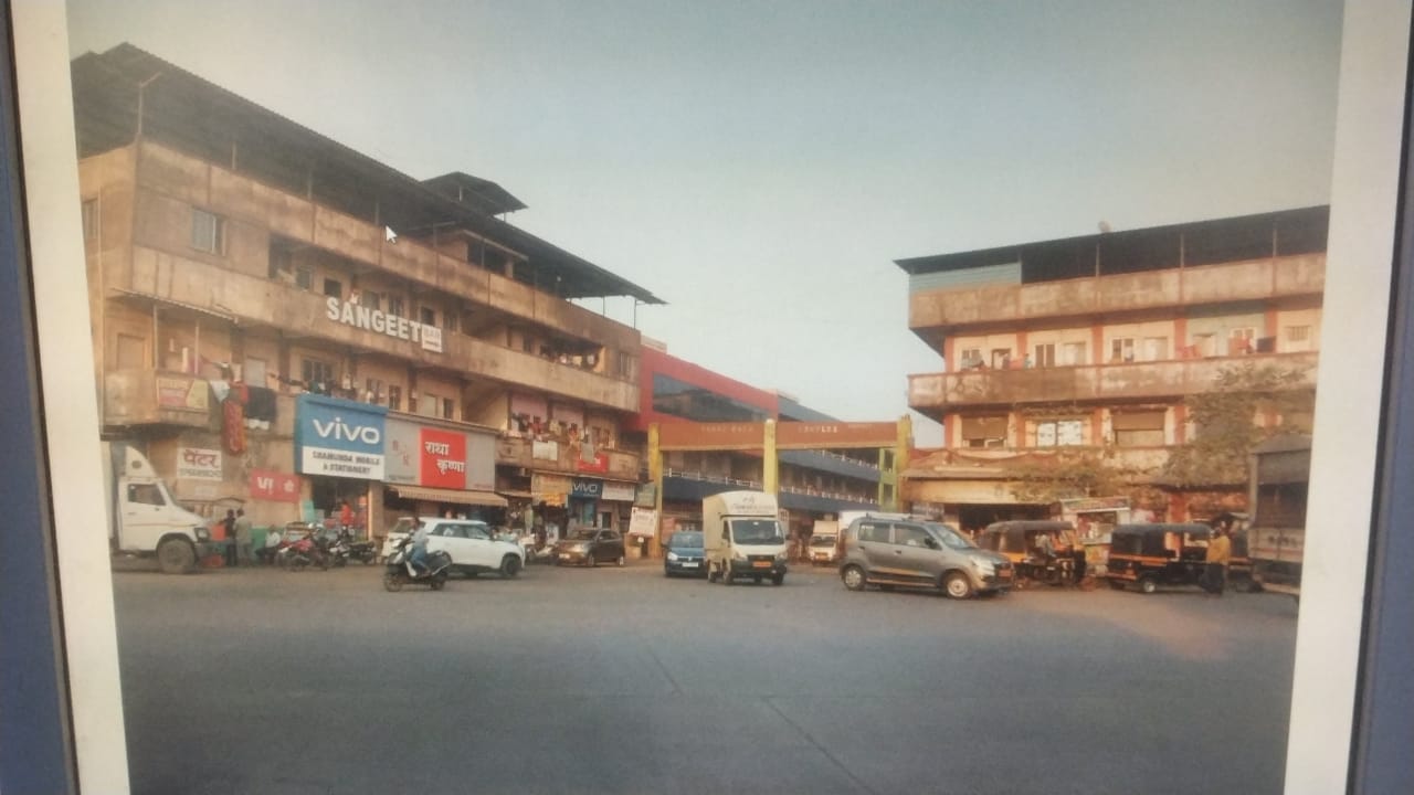 Main entry gate of Parasnath Complex