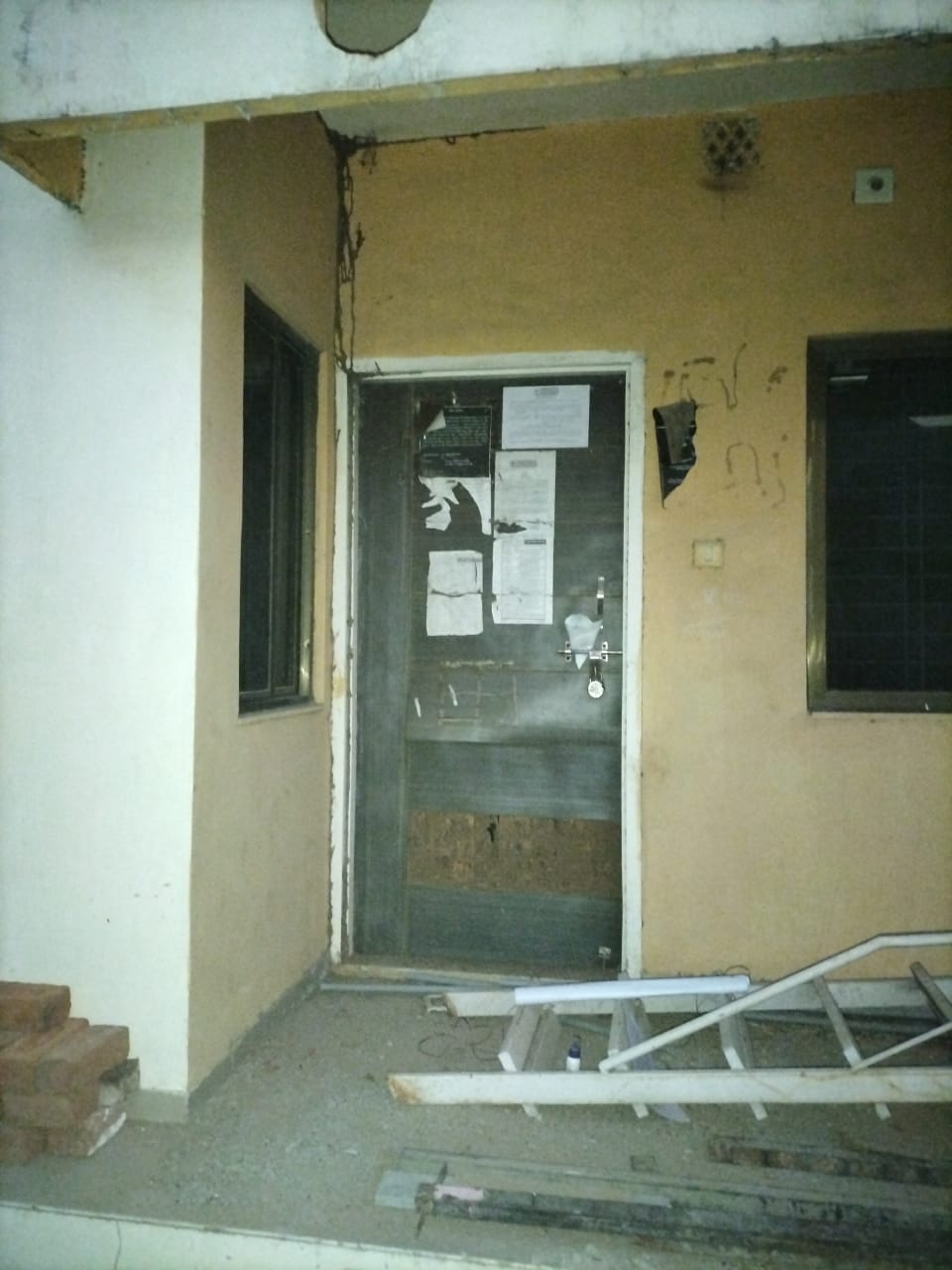 DOOR