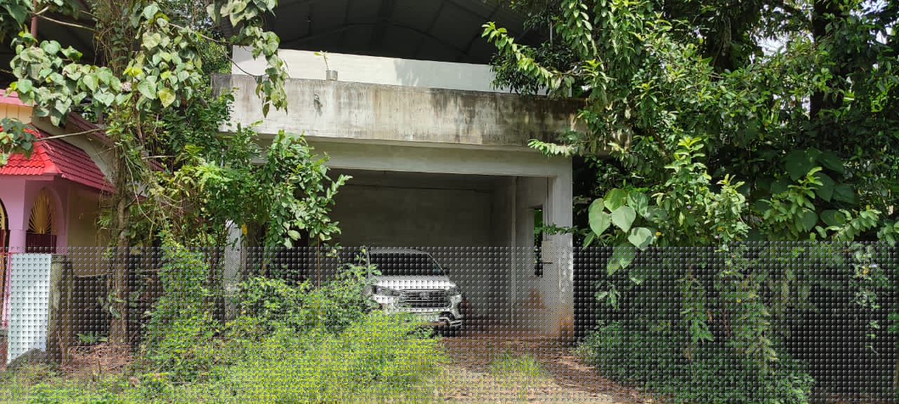 FRONT VIEW OF THE PROPERTY
