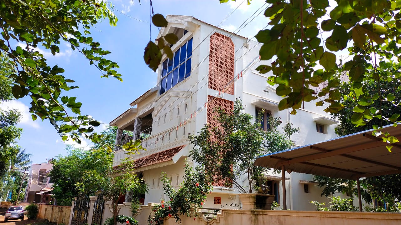 PROPERTY FRONT VIEW