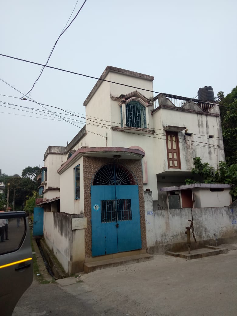 BUILDING