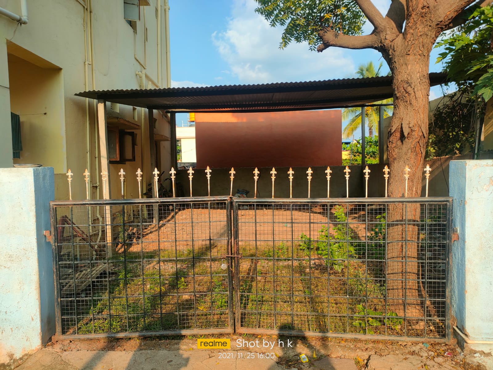 PLOT PHOTOS